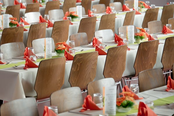Can you organize a successful corporate event on a low budget?