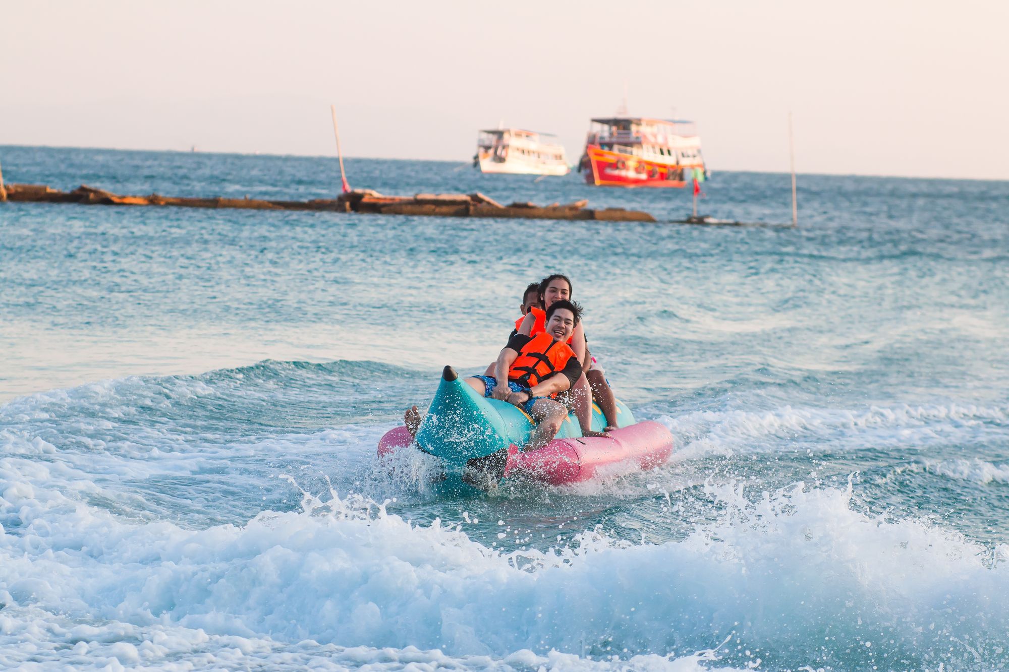 Hop Into The Bumpy Waves With Banana Boat Ride in Goa