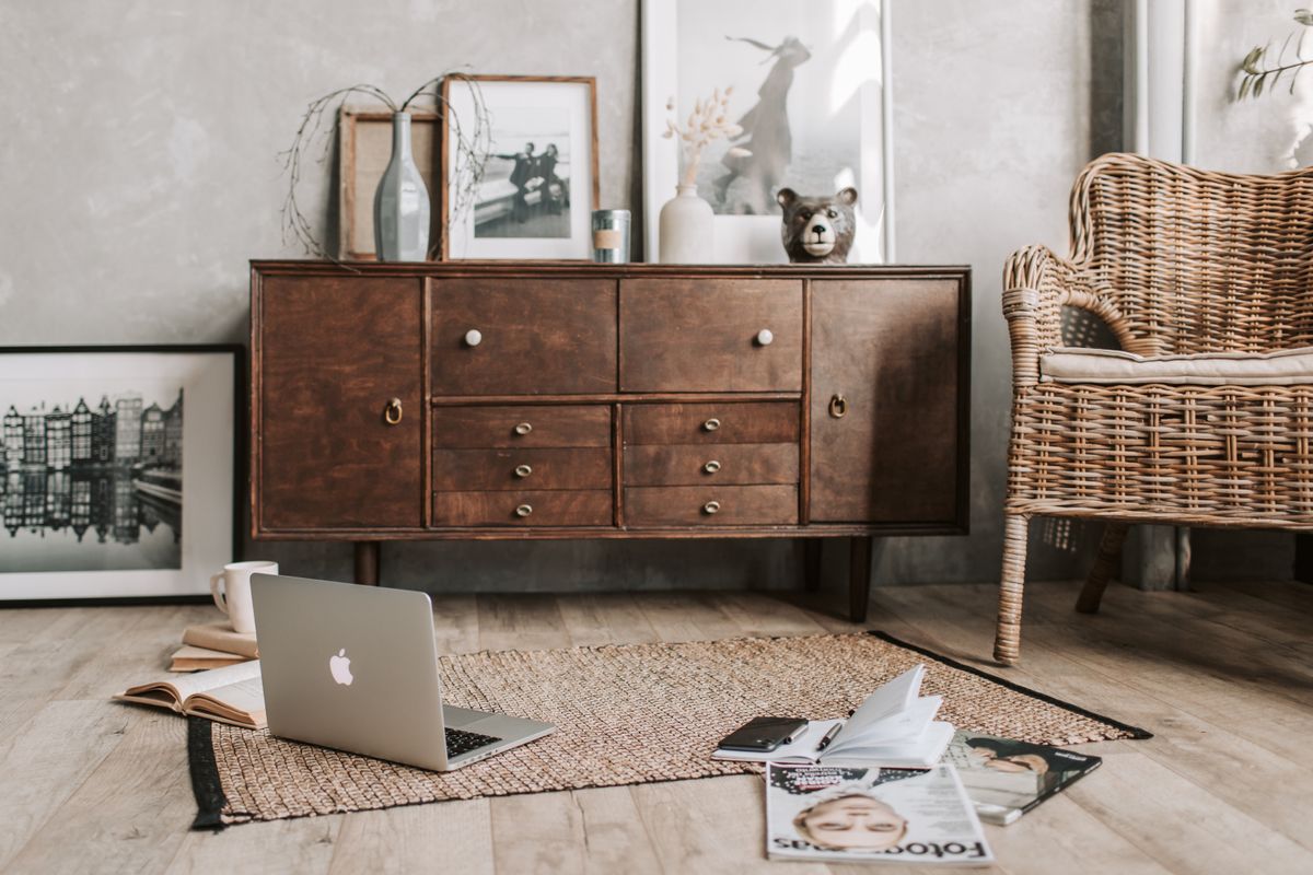 Wish to effortlessly buy well-crafted wooden furniture? Switch to online furniture stores