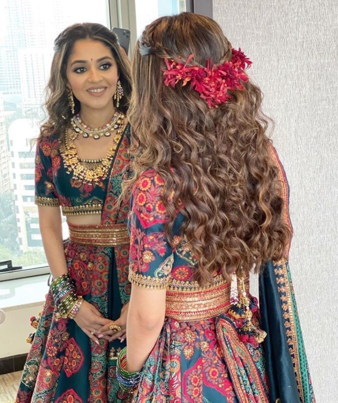 Top 5 Modern Hairstyle for Lehenga